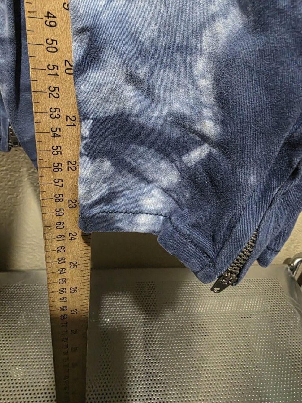 Forever 21 Blue Tie Dye Look Cropped Jeans Women's Waist Size 29 - Picture 4 of 7